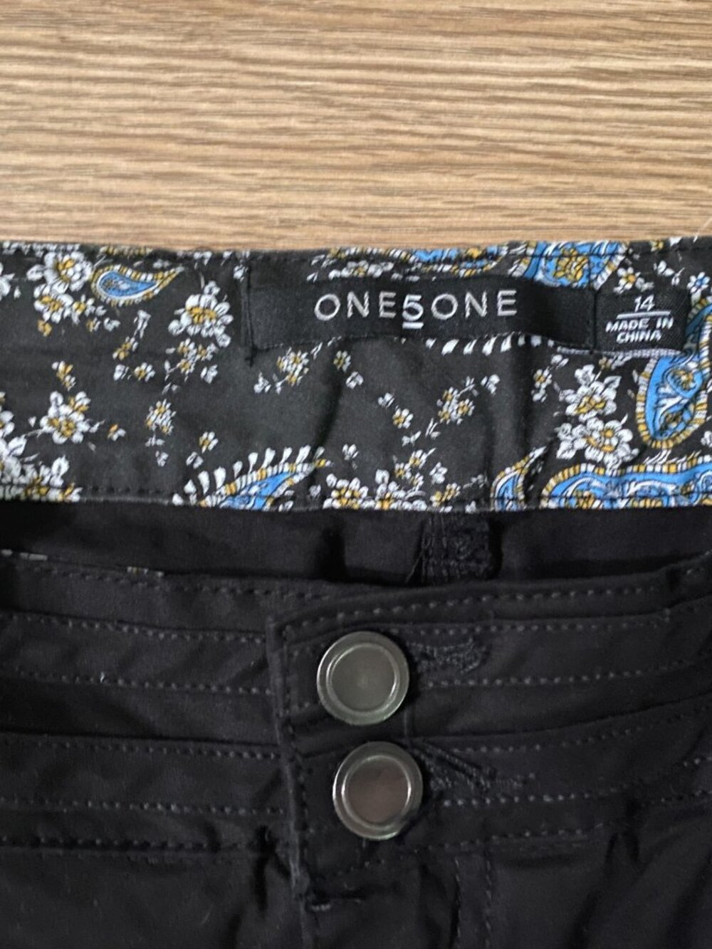 Black Shorts Pockets/Size 14 - Picture 5 of 7